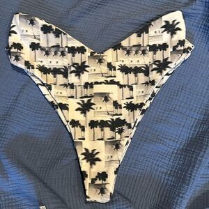 WORN ONCE Skatie x Rocky Barnes Melly Bottoms Size Medium in Rosarito